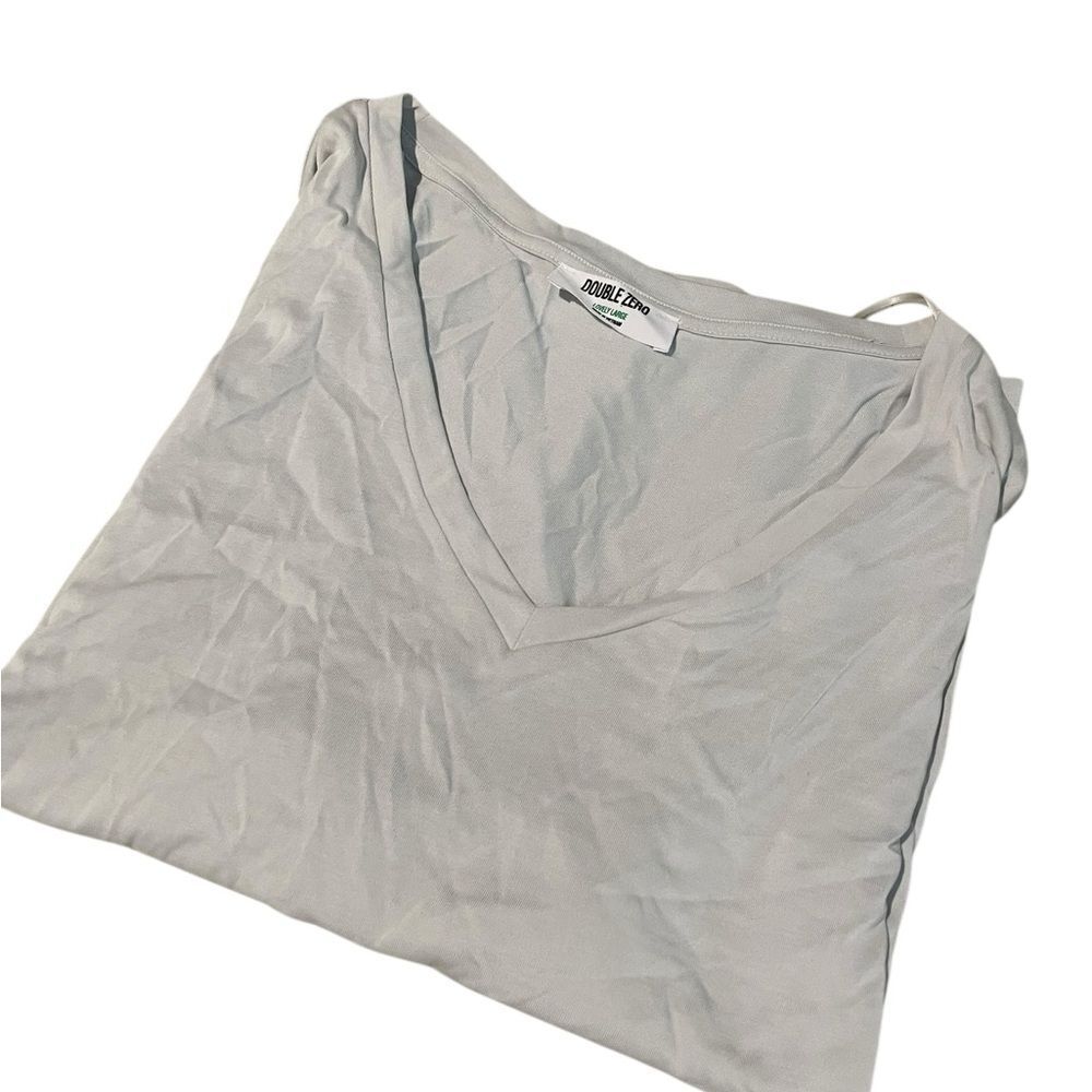 Double Zero Women's Light Gray V-Neck Top size lovely large
